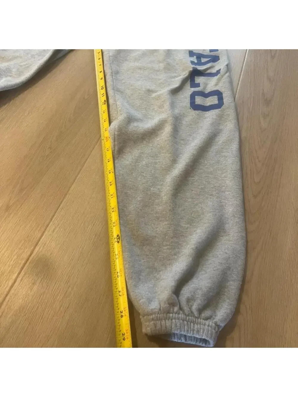 Champion University at Buffalo Gray Sweatpants – Size Large